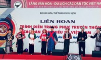 제1회 베트남 소수민족 복장공연 축제 개최