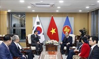응우옌 쑤언 푹 주석, 한국-베트남 친선 협력 기관 접견