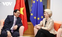 팜 민 찐 총리, 유럽 지도자들 만나