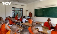 크메르족 출신 학생들을 위한 짜빈성 크메르 - 빨리어 전문학교