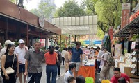 호찌민시 책거리에서 “독서 격려 시장” 개최