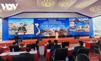 팜 민 찐 총리, 북-남 고속도로 12개 부분 사업 착공식 참석
