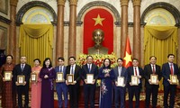 베트남 의사의 날 기념, 모범 의료진 표창