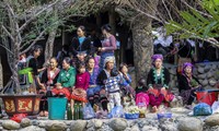 라이쩌우성 고지대 재래시장, 각 소수민족의 문화 상품 홍보 
