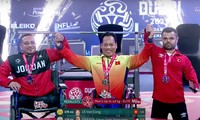 레 반 꽁 역도 선수, 세계 장애인 역도 대회 금메달 획득