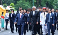 싱가포르 총리, 베트남 공식 방문 활동 지속 진행