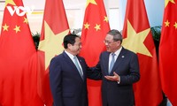 팜 민 찐 총리, 리창 중국 총리와 회담