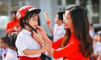 전국 초등1년 학생들에게 200만 개 헬멧 제공  