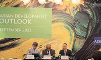 아시아개발은행, 베트남 2023년 경제 성장률 5.8%로 예측