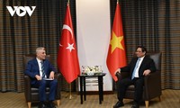 팜 민 찐 총리, 튀르키예 무역장관 회담