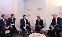 팜 민 찐 총리, 스위스 총리와 UNCTAD 사무총장과 만남