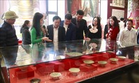리‧쩐 왕조 시대의 150개 골동품‧유물 전시