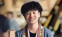 ‘베트남 허몽족 출신’ 플루트 연주가, 국제 음악 대회에서 1등상 수상