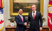 부이 타인 선 장관, 백악관 국가안보보좌관과 만나
