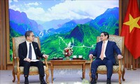 팜 민 찐 총리, 주베트남 일본 대사, 주베트남 불가리아대사 접견