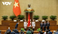 김정은 北 국무위원장과 각국 지도자, 베트남 신임 국가주석‧국회의장에게 축전 보내