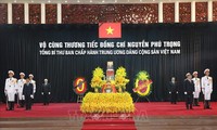 故 응우옌 푸 쫑 서기장 별세에 각국 지도자들 조전 지속 보내
