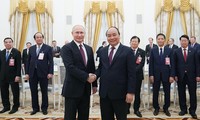 នាយករដ្ឋមន្រ្តីវៀតណាមលោក Nguyen Xuan Phuc អញ្ជើញជួបសវនាការជា មួយប្រធានាធិបតីរុស្ស៊ីលោក Vladimir Putin