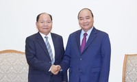 នាយករដ្ឋមន្ត្រីវៀតណាមលោក Nguyen Xuan Phuc អញ្ជើញទទួលជួបជាមួយរដ្ឋមន្ត្រីក្រសួងមហាផ្ទៃឡាវ
