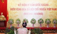នាយករដ្ឋមន្ត្រីវៀតណាម Nguyen Tan Dung ទទួលបណ្តាអង្គទូតក្នុងឱកាសទិវាបុណ្យជាតិ