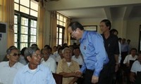 ឧបនាយករដ្ឋមន្ត្រី Nguyen Thien Nhan ជួបប្រាស្រ័យជាមួយអ្នកបោះឆ្នោតខេត្ត Bac Giang