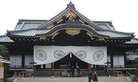 រដ្ឋមន្ត្រីជប៉ុន២រូបបានមកទស្សនាវិហារ Yasukuni