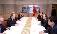 នាយករដ្ឋមន្ត្រី លោក Nguyen Xuan Phuc ជួបប្រាស្រ័យនៅខាងក្រៅសន្និសីទកំពូល G7 បើកទូលាយ