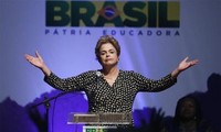 ប្រជាពលរដ្ឋប្រេស៊ីលធ្វើបាតុកម្មប្រឆាំងជំទាស់ជជែកដេញដោលលោកស្រី Dilma Roussef 