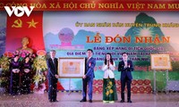 Menerima Sertifikat Peringkat Cagar Sejarah Nasional Di Mana Radio Suara Vietnam Siarkan di gua Nguom Chieng (Cao Bang)