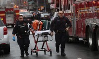 ​  Tembak- Menembak di Stasiun Metro AS: Setidaknya 13 Orang Terluka.