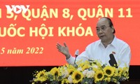 Presiden Nguyen Xuan Phuc Melanjutkan Program Kontak Dengan Pemilih di Kota Ho Chi Minh