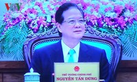 阮晋勇会见老挝副总理宋沙瓦•凌沙瓦