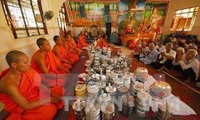 越南各地纷纷举行高棉族传统新年见面会