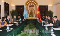 范平明与联合国副秘书长扬·埃利亚松举行会谈