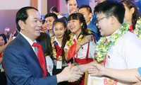 陈大光出席越南胡志明少年先锋队建队75周年纪念大会