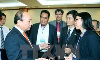 越南政府总理阮春福会见优秀越侨知识分子代表