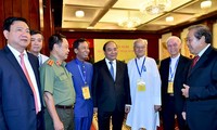 越南各宗教信教群众为反侵抗战和建设国家事业做出巨大贡献