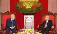 越共中央总书记阮富仲会见以色列总统瑞夫林