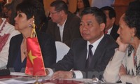 越南支持为了和平和繁荣的世界左翼运动
