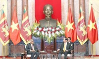 越南国家主席陈大光会见斯里兰卡总理拉尼尔·维克拉马辛哈
