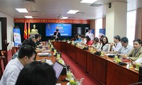 “光荣越南-30年革新的烙印”活动：表彰30个优秀集体和个人