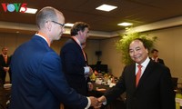 阮春福希望荷兰企业投资越南应对气候变化领域