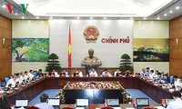 越南政府工作例会：8月继续好转 经济社会指标良好
