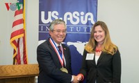 越南驻美国大使范光荣获颁为美国-东盟关系做出贡献纪念章
