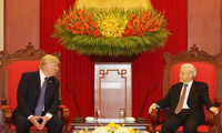 越共中央总书记阮富仲会见美国总统特朗普