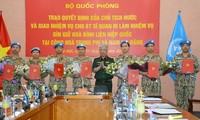 越南国防部向执行联合国维和任务的军官颁发国家主席签发的决定