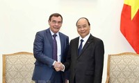 越南政府总理阮春福会见俄联邦反腐败机构主席谢尔盖维奇