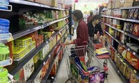 越南政府总理指示为河内超市和商店提供足够的商品