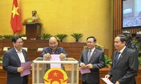 越南国会免去国家副主席、国会常委会部分委员的职务