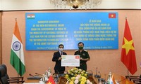 越南国防部接收印度政府援助的500万美元